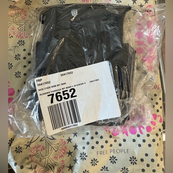 FREE PEOPLE MOVEMENT Running Through My Mind Blk/Noir Size SMALL - Picture 8 of 8